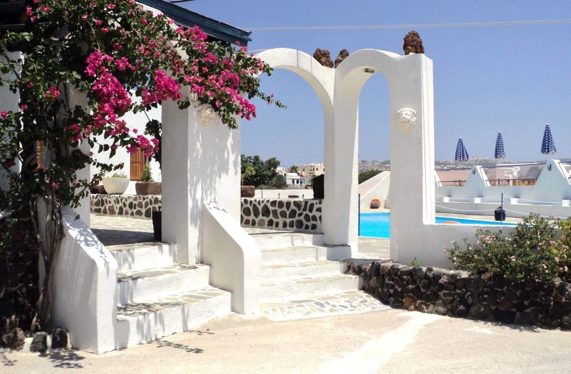 Adamastos Hotel Akrotiri  Exterior photo